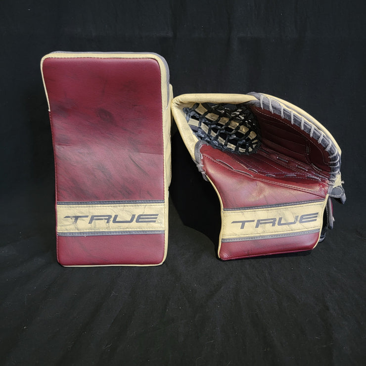 Ann-Renee Desbiens Game Used Goalie Pads 2023-24 Victoire De Montreal Inaugural Season Worn True Set Pads + Glove + Blocker Signed and Inscribed AS-03302