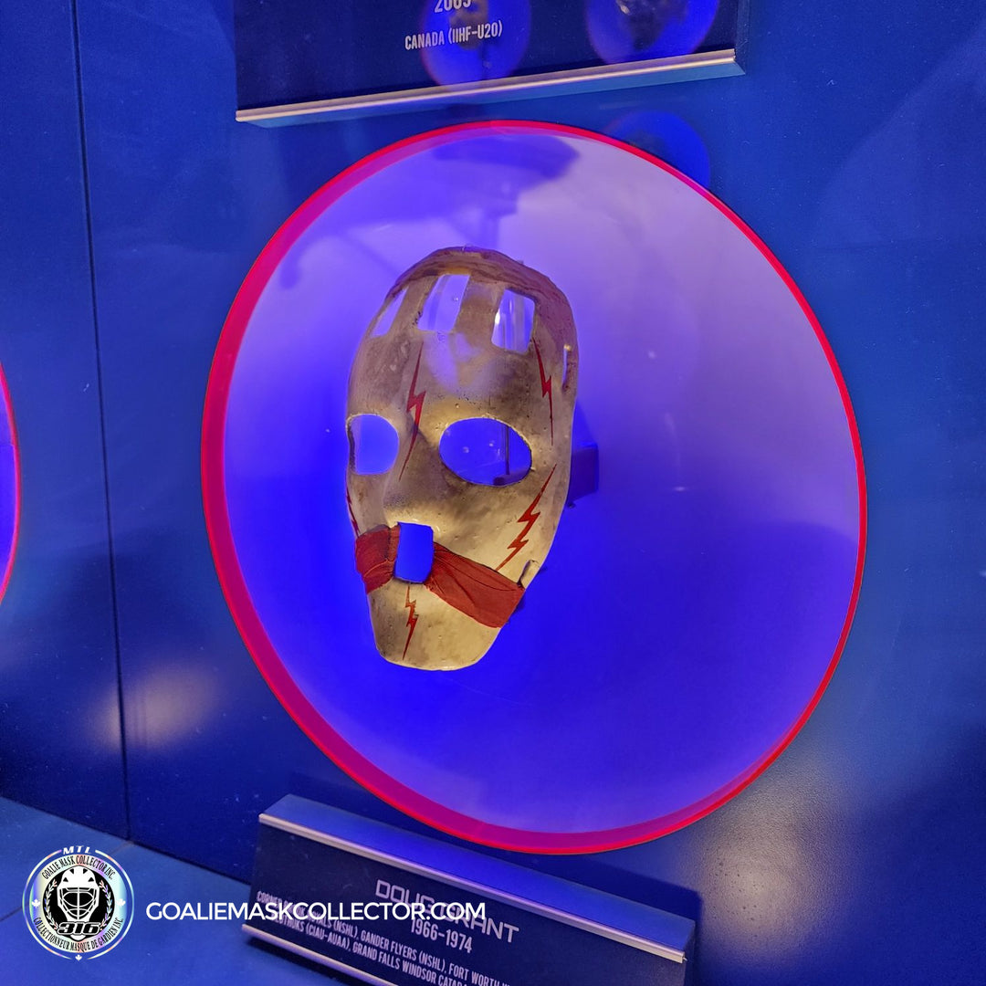 Doug Grant Goalie Mask Gander Flyers 1966/74 HHOF Hockey Hall of Fame. Goalie Mask Collector.