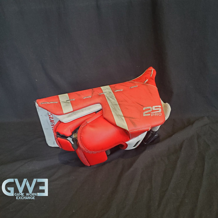 Jake Oettinger Game Worn Used Goalie Pads & Glove Set 2018-19 Boston University BU Last Season AS-03151