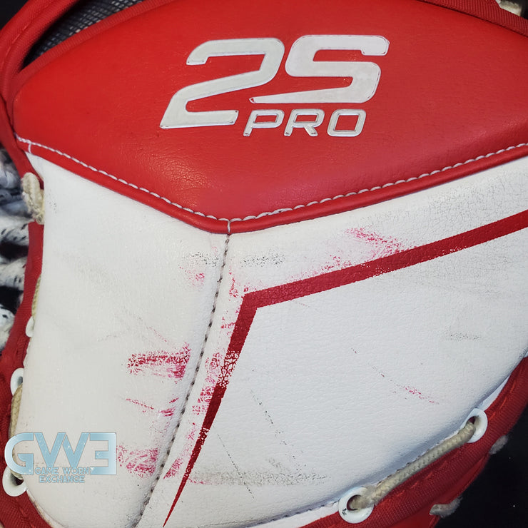 Jake Oettinger Game Worn Used Goalie Pads & Glove Set 2018-19 Boston University BU Last Season AS-03151