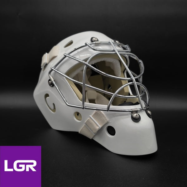 LGR Cubberly Richter 94 PRO Goalie Mask, front three quarter view